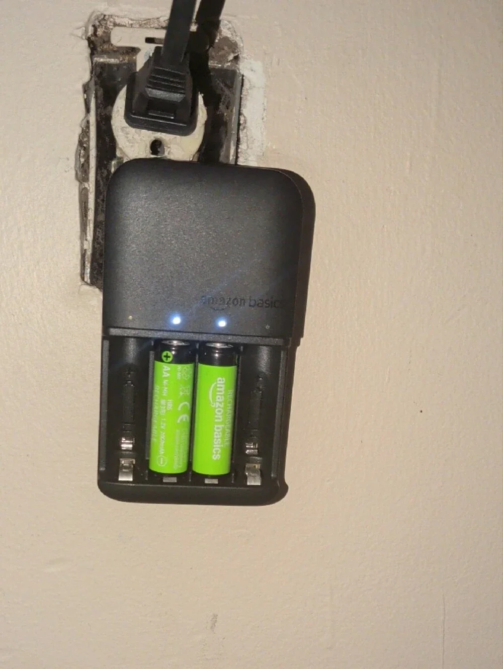 Amazon Black 4-Slot AA/AAA Battery Charger